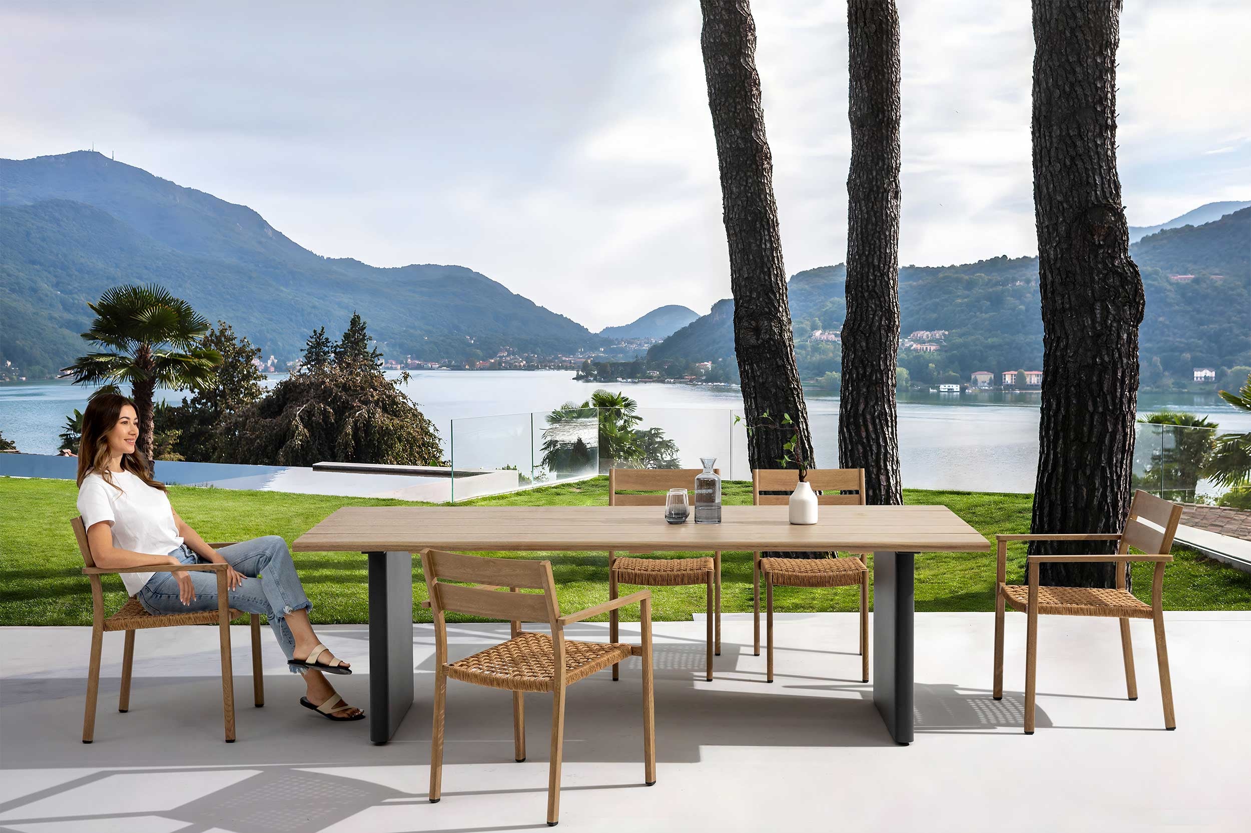 OUTDOOR CHAIR & TABLE